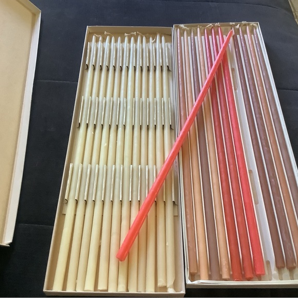 12 Vintage Colonial Flower Tapers 15" Candles White & Other USA Cape Cod 2 Boxes - Picture 2 of 7